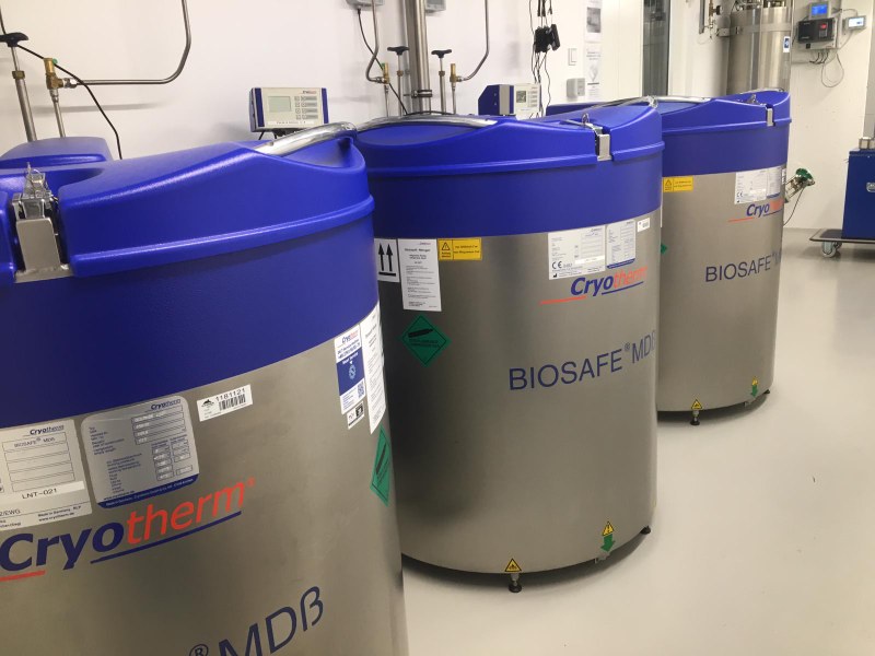 Broad range of cryobiological containers